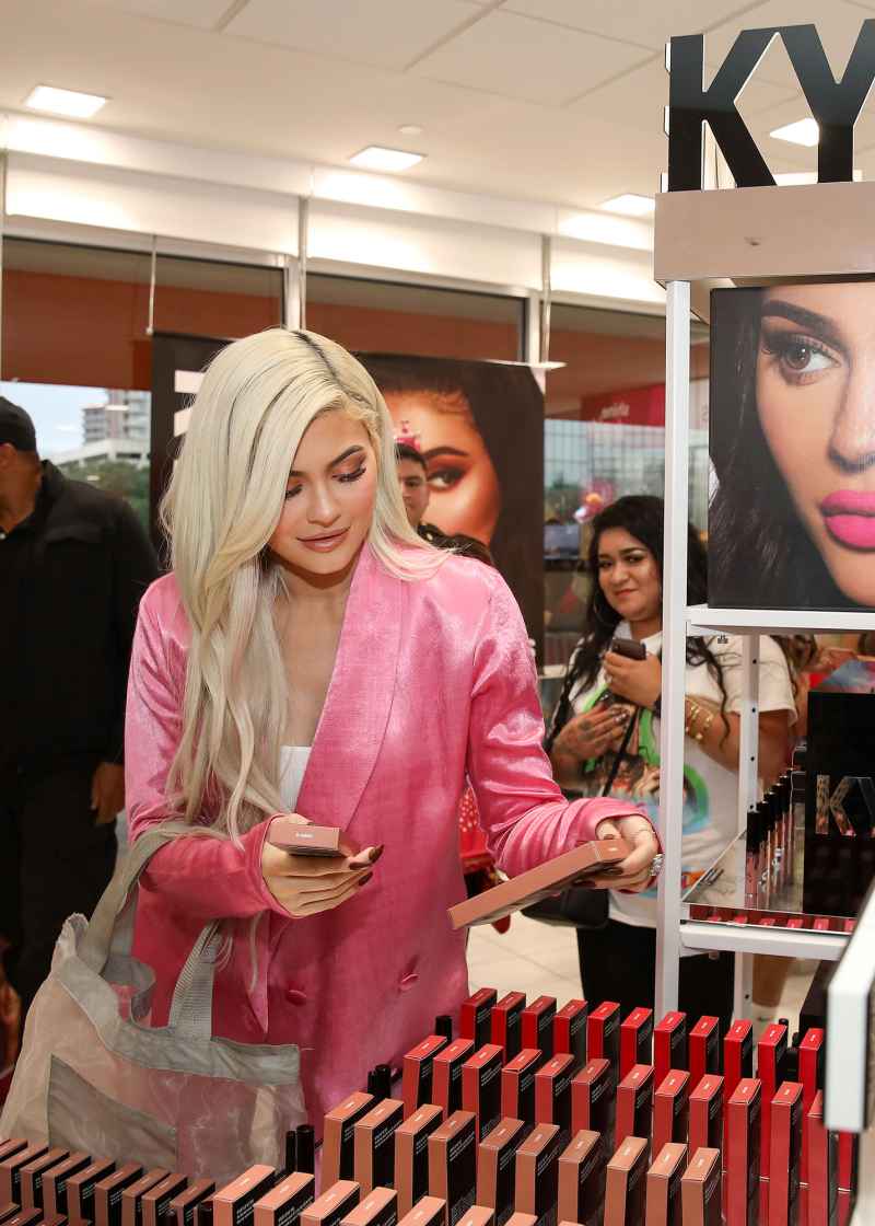 Things We Learned About Kylie Jenner From Her Postdates Account