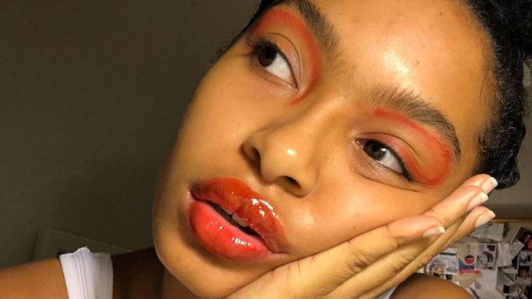 The Easy Makeup Trend Stars Can’t Get Enough Of