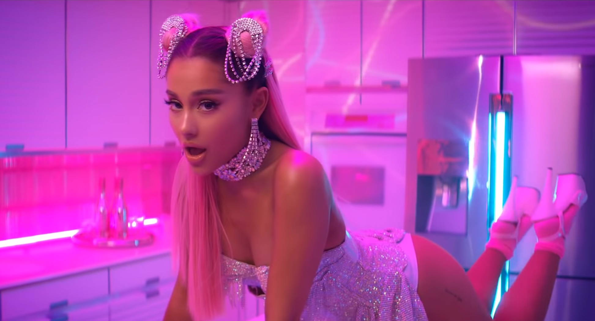 Ariana Grande Apologizes Over Backlash To 7 Rings
