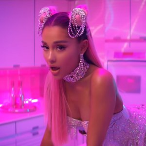 ariana-grande-7-Rings-backlash