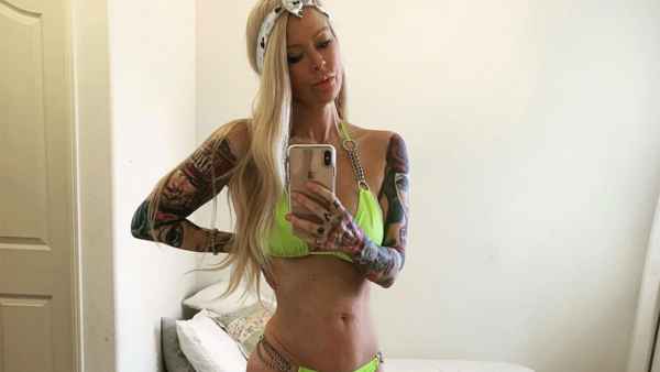 Jenna Jameson Shows Off 80-Pound Weight Loss in Bikini After Haters ‘Trash’ Her Keto Diet