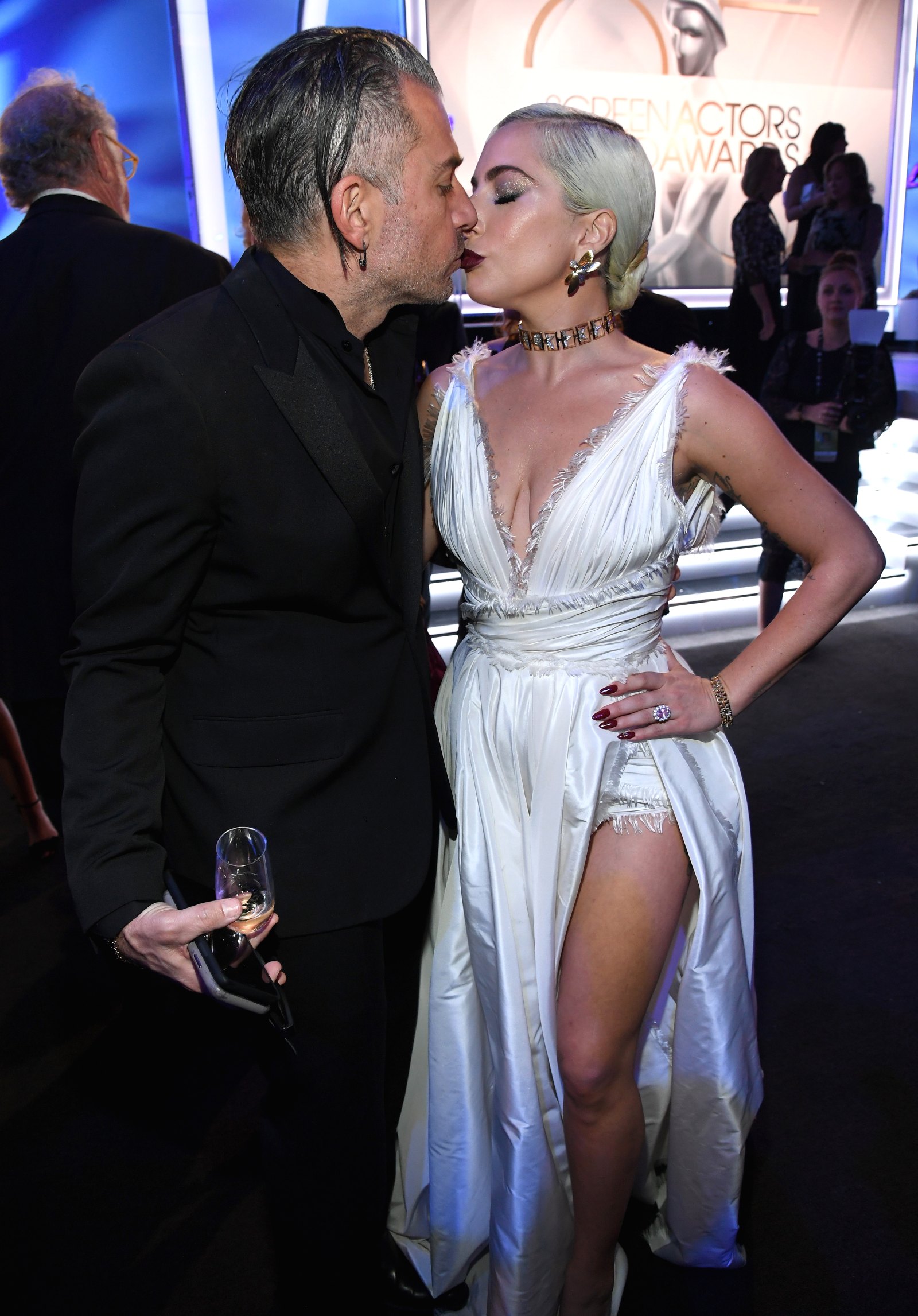 Christian Carino Lady Gaga SAG awards 2019 kiss