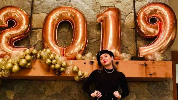 miley-cyrus-liam-hemsworth-new-years-honeymoon-1
