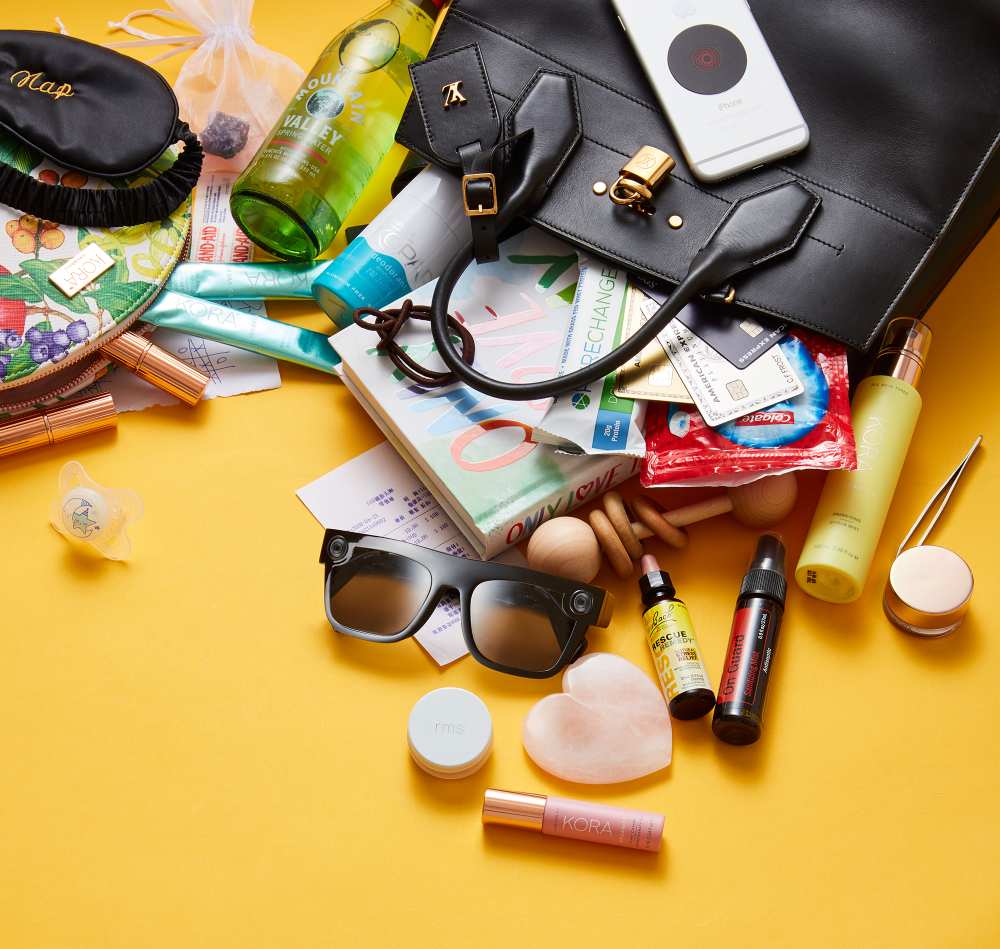Miranda Kerr whats in my bag