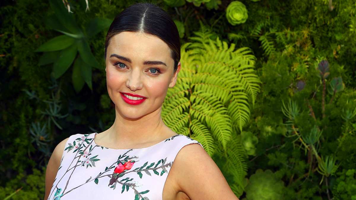 Miranda Kerr whats in my bag