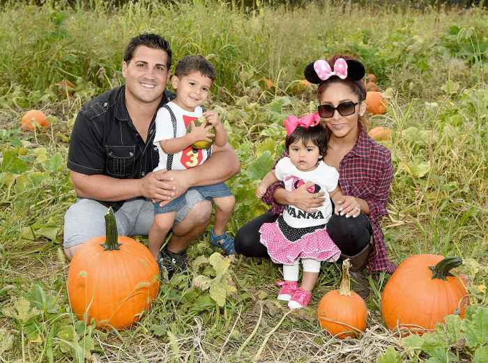 Jionni LaValle and Snooki Polizzi and family third pregnancy