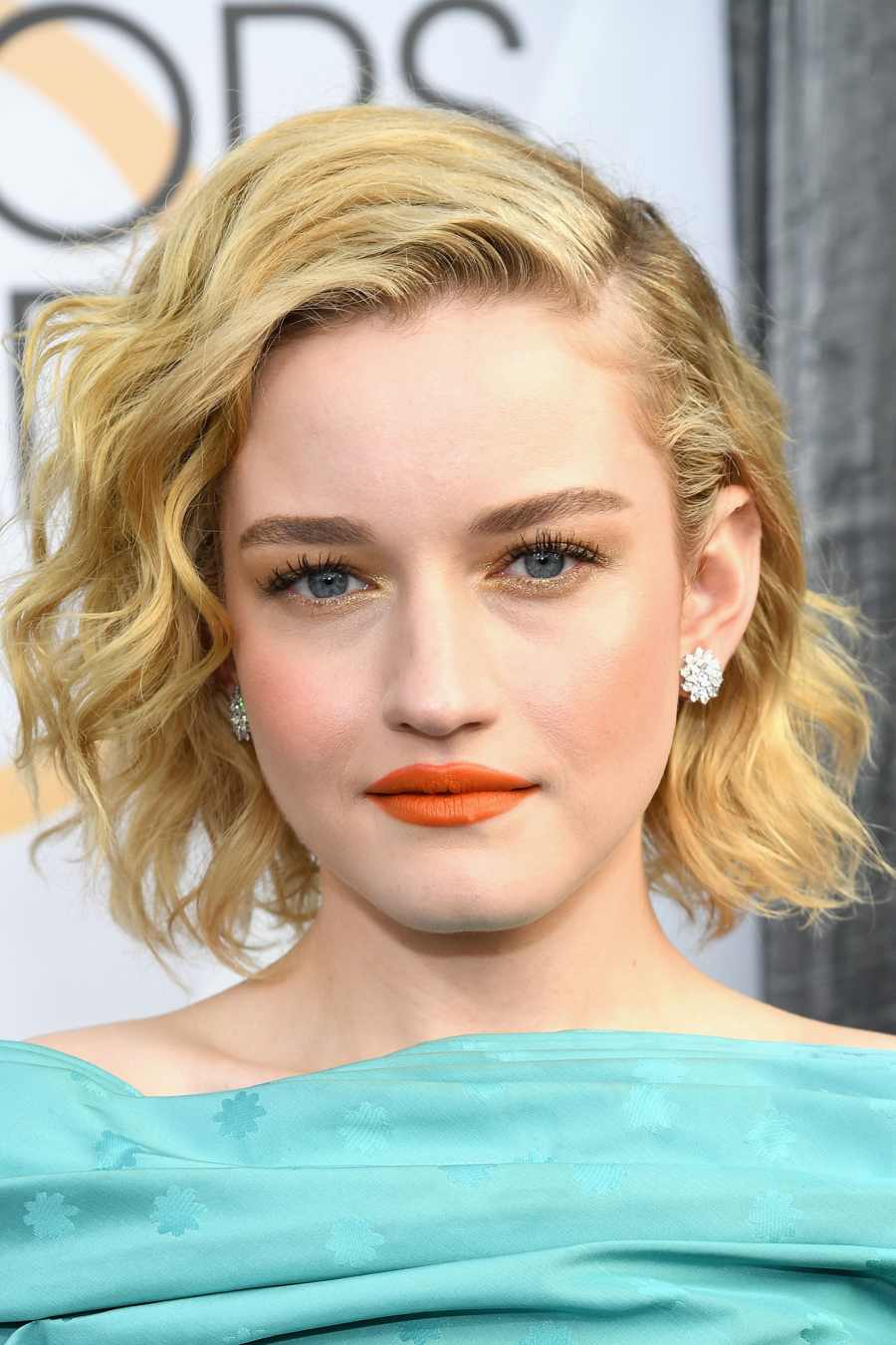 Julia Garner Valentine’s Day Beauty 101: Let These Sexy Celeb Looks Be Your Guide
