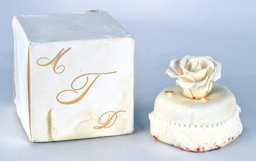 Cake From Donald and Melania Trump&rsquo;s 2005 Wedding Hits Auction Block