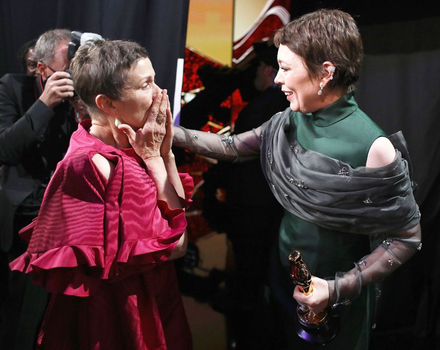 Oscars 2019 Backstage Frances McDormand Olivia Colman
