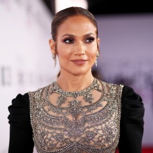 How Jennifer Lopez Makes Smart Choices With Fresh, Clean Eating