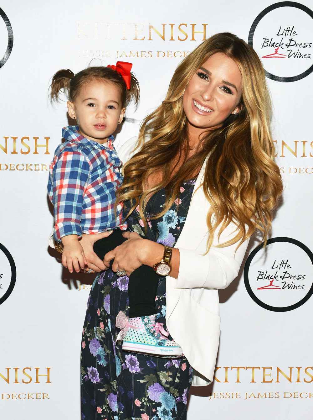 Jessie James Decker’s 4-Year-Old Daughter Vivianne Loves to Perform: ‘I Was the Same Way as a Little Girl’ Jessie James Decker and daughter, Vivianne Rose Decker