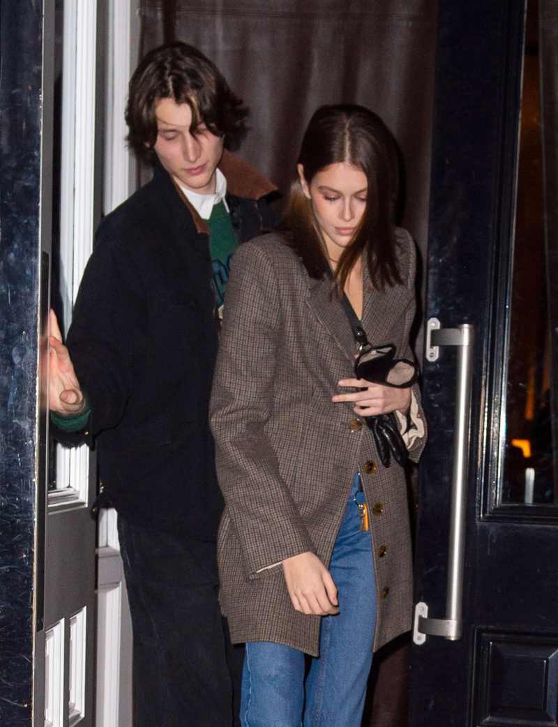 Kaia Gerber Spotted Holding Hands With Wellington Grant: Pics