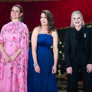 Maya-Rudolph,-Amy-Poehler-and-Tina-Fey-oscars-2019-host-2