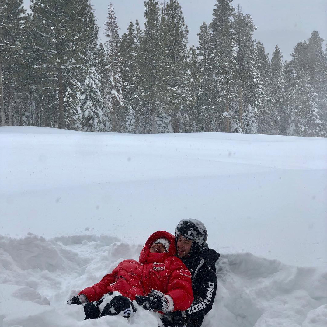 Nick-Jonas-and-Priyanka-Chopra-Super-Bowl-Weekend