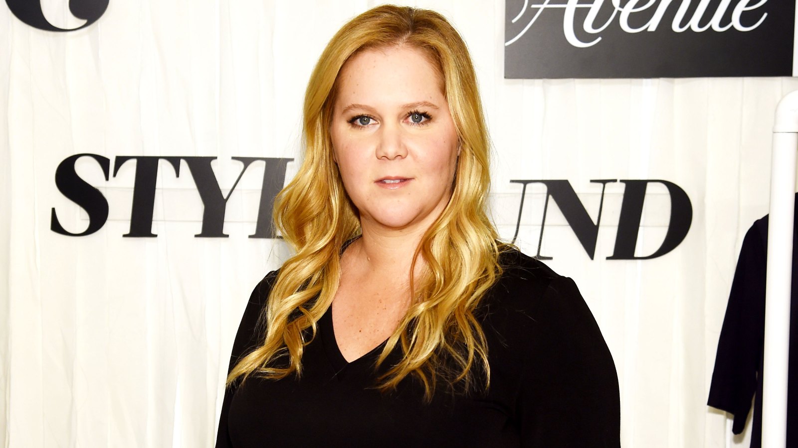 Pregnant Amy Schumer Cancels Comedy Tour Due to Hyperemesis
