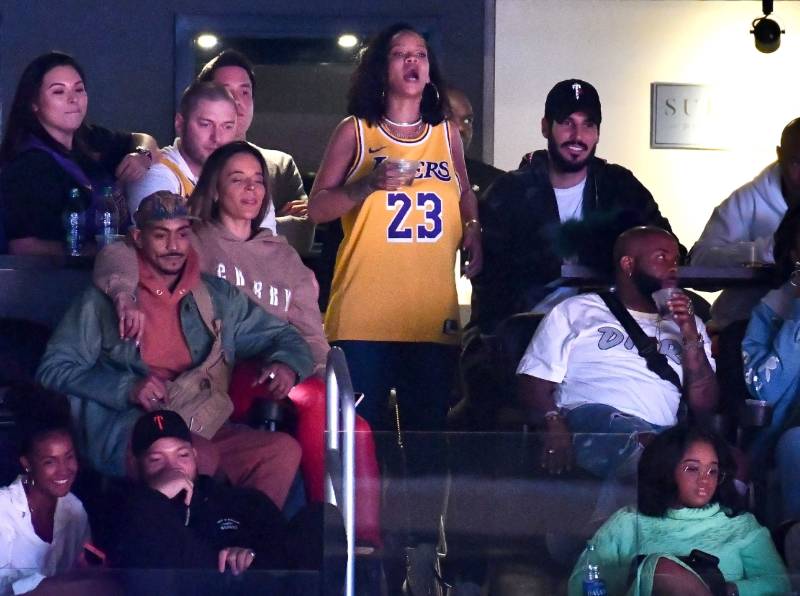 Rihanna Celebrates Her Birthday With Her Boyfriend at Lakers Game