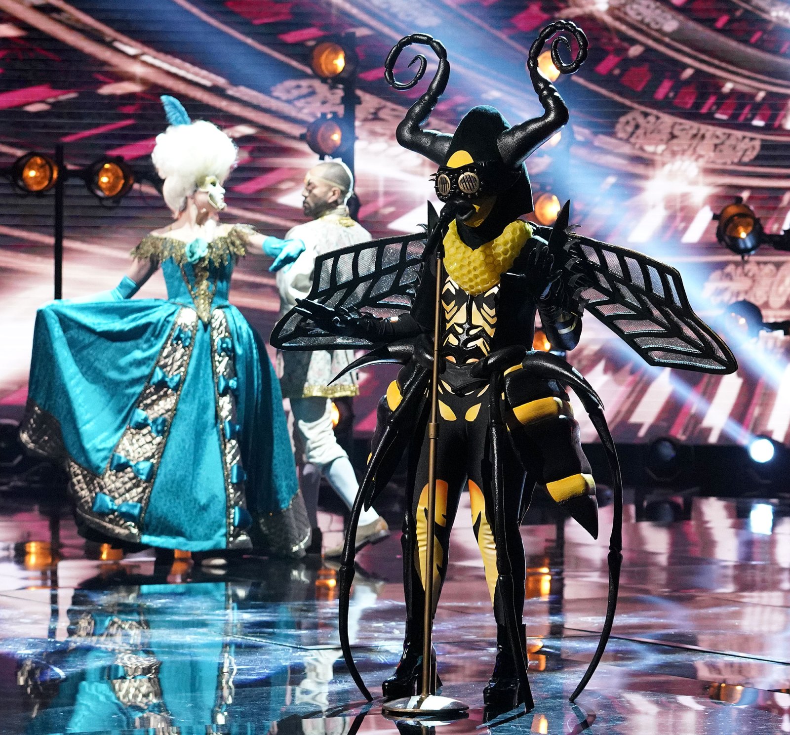 The-Masked-Singer-Unmasks-Another-Star-Bee