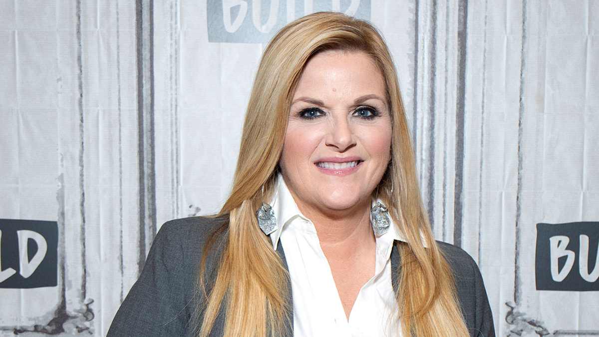 Trisha Yearwood Hosts 'Prizefighter' Luncheon for Women Affected by Cancer  – Billboard
