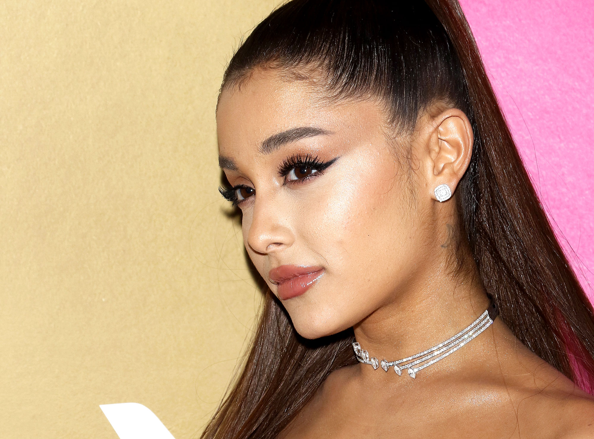 Ariana Grande Used Carter Beauty Liner For Break Up Music Video