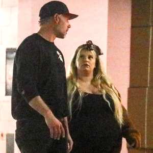 Jessica Simpson Shows Off Her Baby Bump in Weeks Before Delivery Eric Johnson