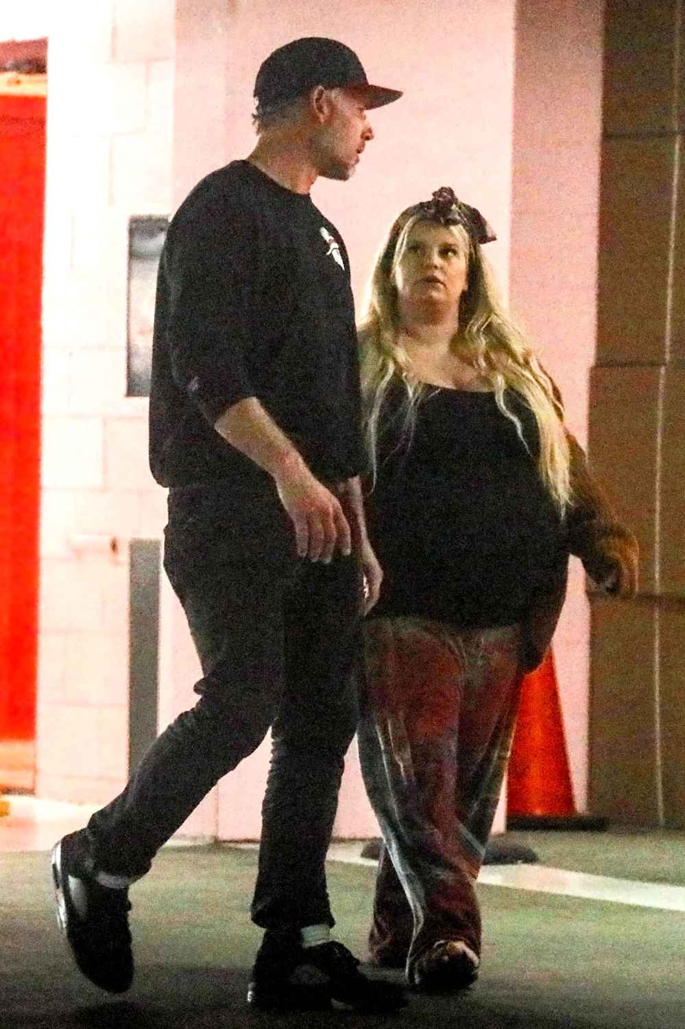 Jessica Simpson Shows Off Her Baby Bump in Weeks Before Delivery Eric Johnson