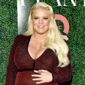 jessica-simpson-pregnancy-baby-bump