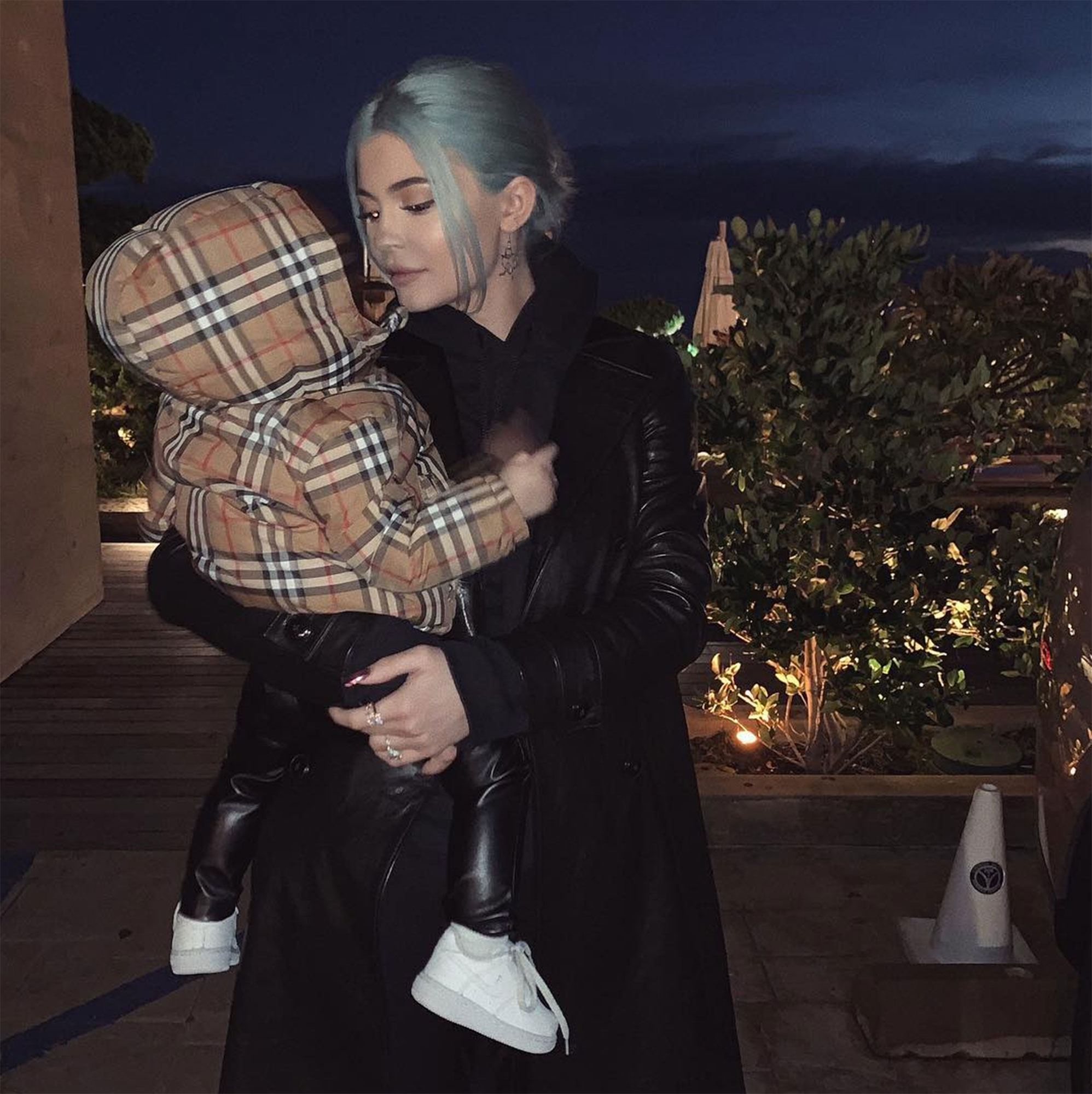 Kylie Jenner ŒIs Absolutely Obsessed With Being a Mom¹ to Stormi