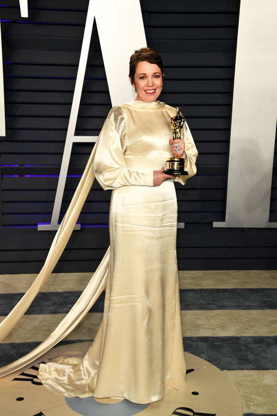 Olivia Colman vanity fair oscars party 2019