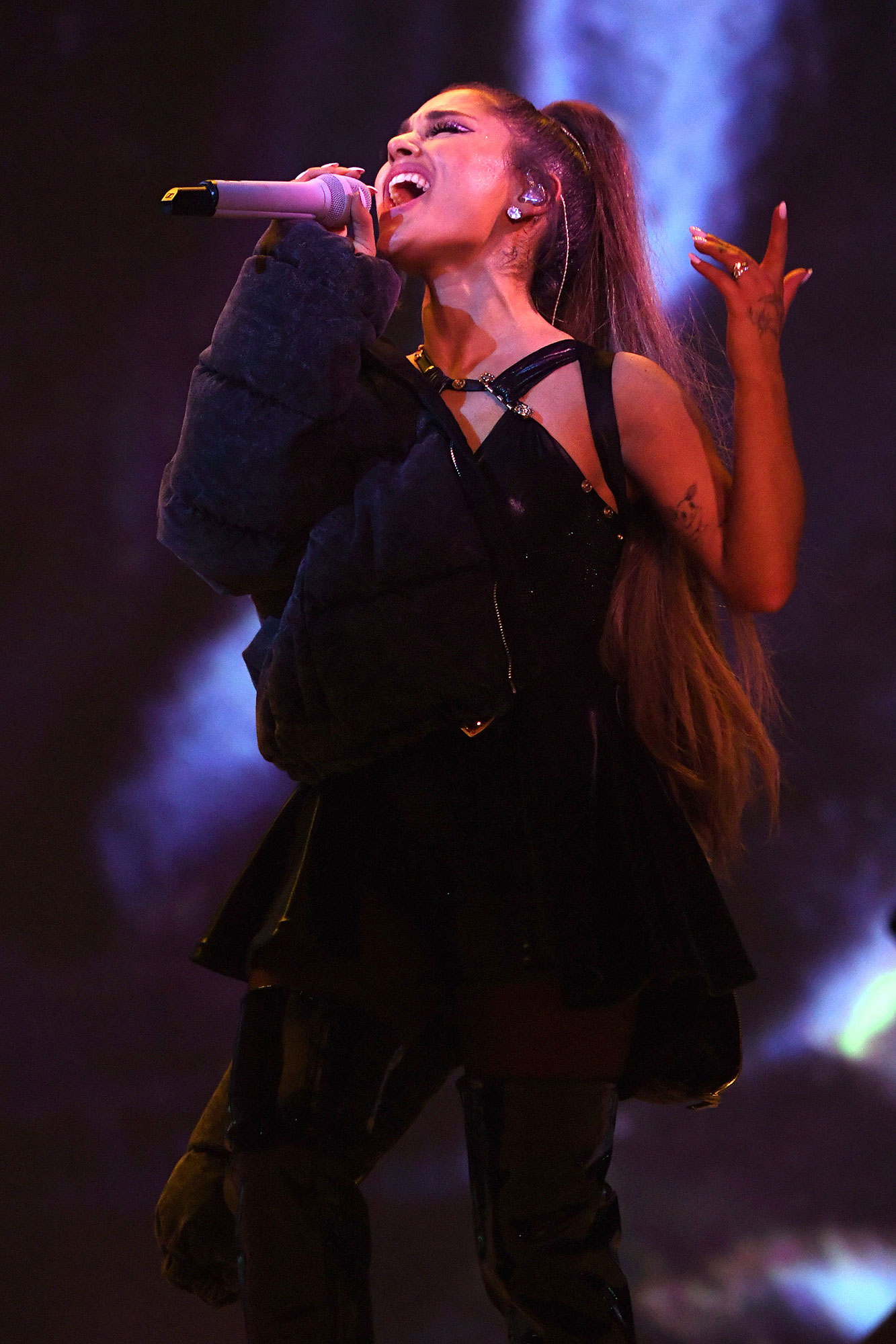 Ariana Grande Sweetener Tour Setlist Mac Miller Tribute