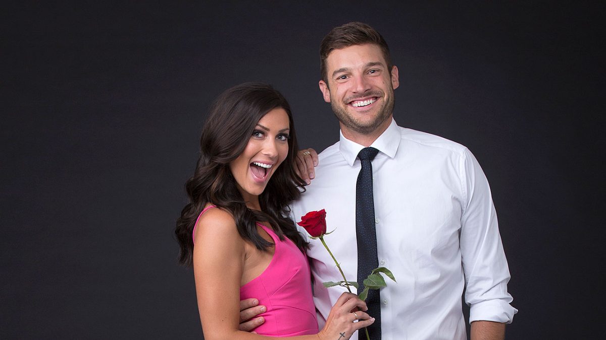 Becca Kufrin Celebrates 1-Year Anniversary of Meeting Garrett on 'Bachelorette'