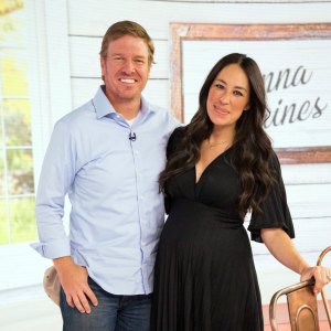 Chip Joanna Gaines Donate Baby Crew Crib to Pregnant Fan