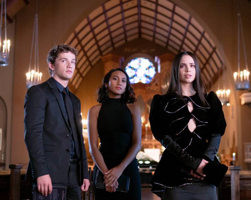 ELI-BROWN,-SYDNEY-PARK,-SOFIA-CARSON-Pretty-Little-Liars--The-Perfectionists