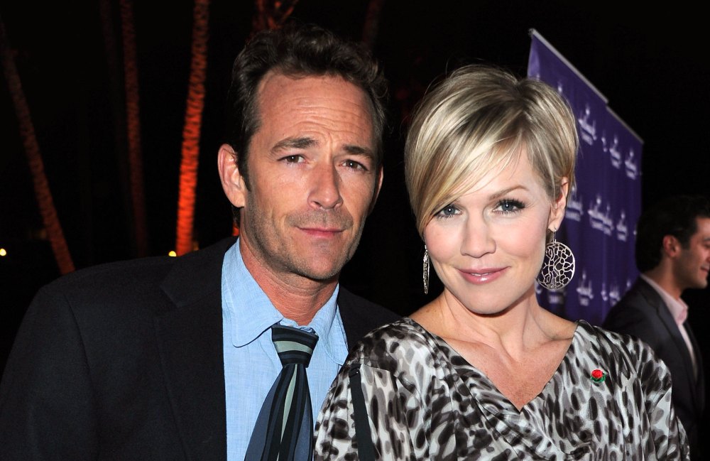 Jennie Garth Blasts Fan Who Dissed Her for Not Sharing Luke Perry Tribute