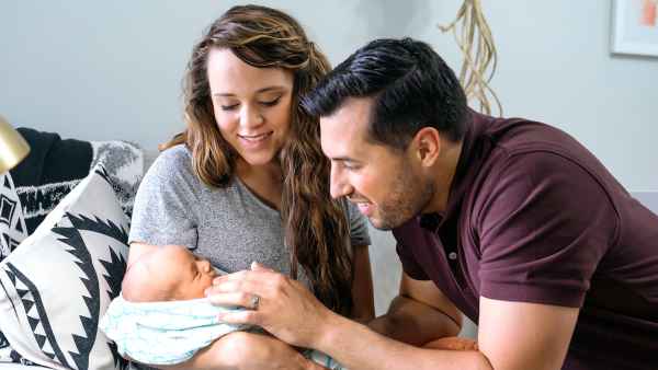 Jinger Duggar and Jeremy Vuolo’s 8-Month-Old Daughter Shows Off Her Crawling Skills in Adorable New Video