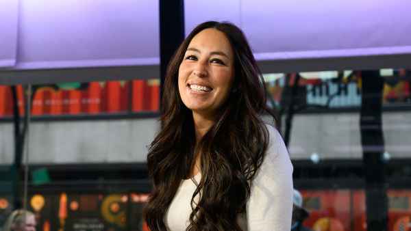 Joanna Gaines Attempts to Do Gymnastics With Her 9-Year-Old Daughter Emmie