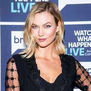Karlie Kloss Uses a Spoon to Curl Her Lashes and It's Pure Genius