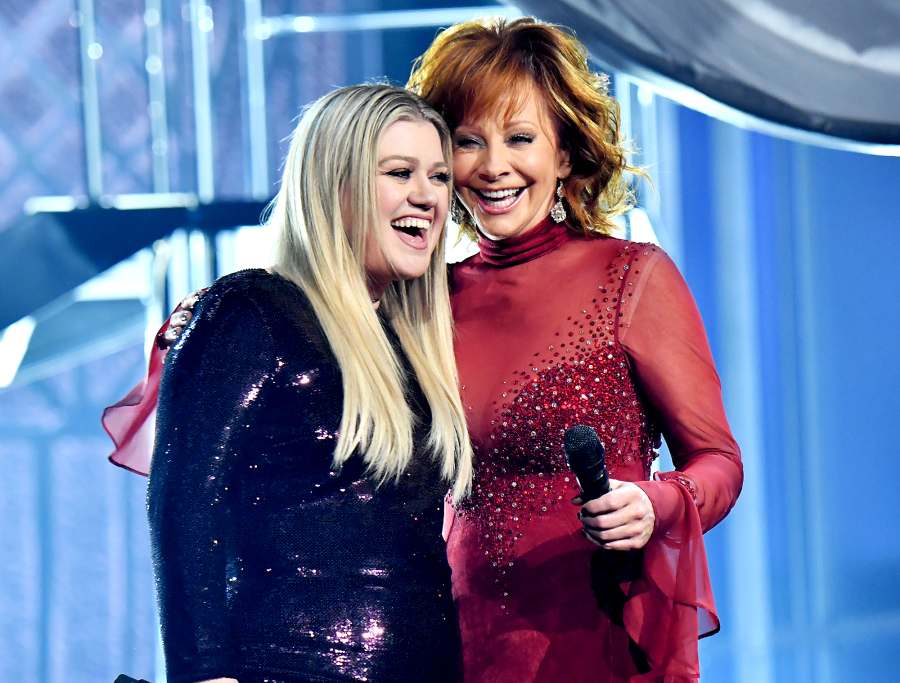 Kelly-Clarkson-and-Reba-McEntire