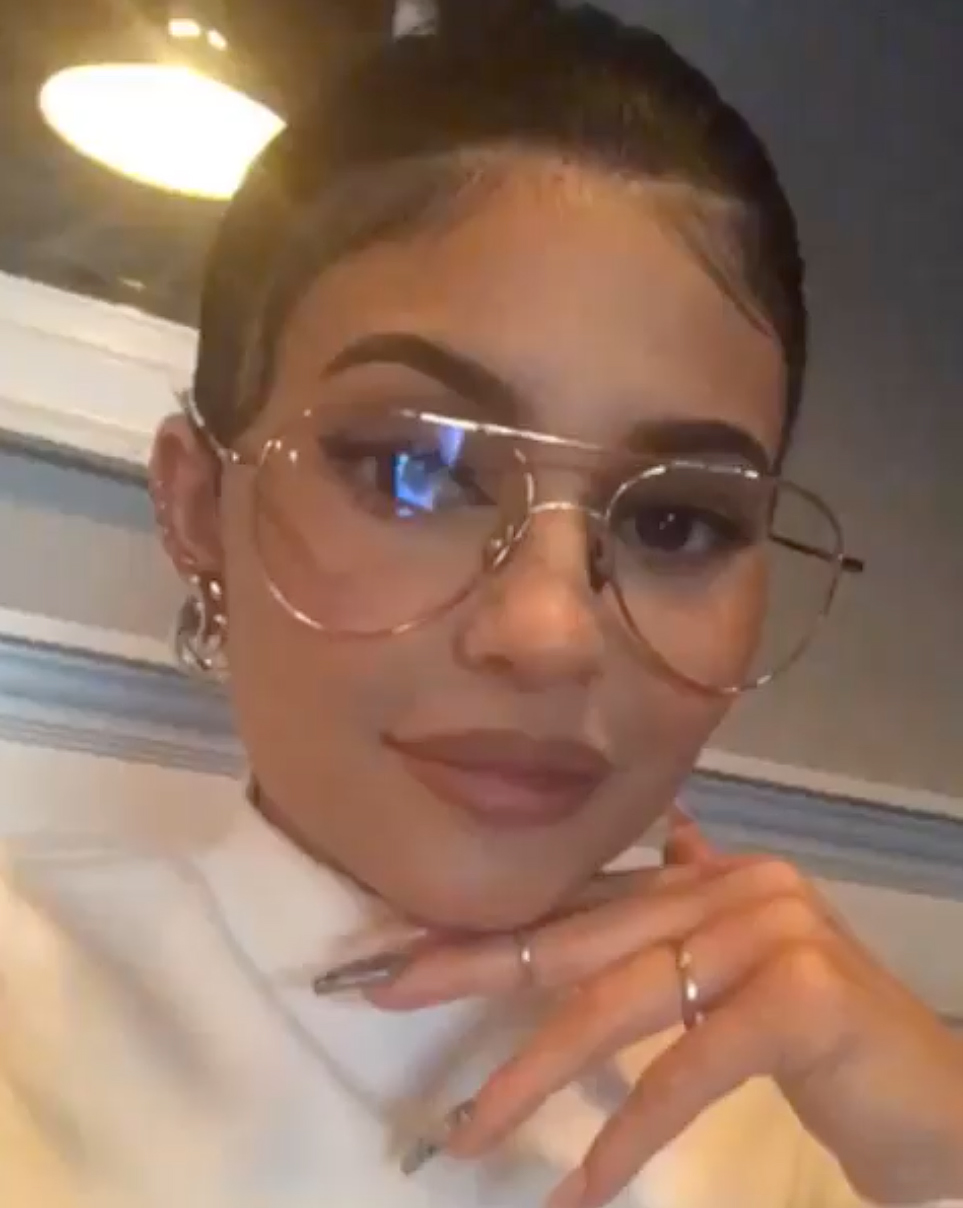 Kylie-Jenner-Makes-Oversized-Thin-Frame-Glasses