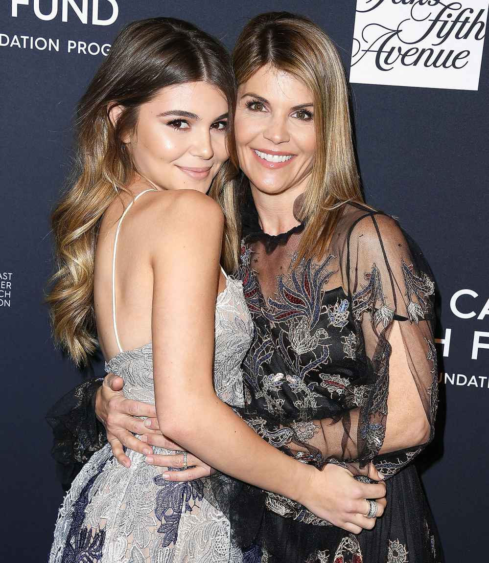 Lori Loughlin Daughter Olivia Jade Disables Instagram Comments College Admissions Scandal