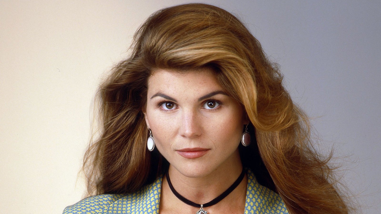‘Aunt Becky’ Trends on Twitter Amid Lori Loughlin's College Admissions Scandal: All the Memes