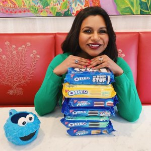 Mindy-Kaling-Celebrates-National-Oreo-Day