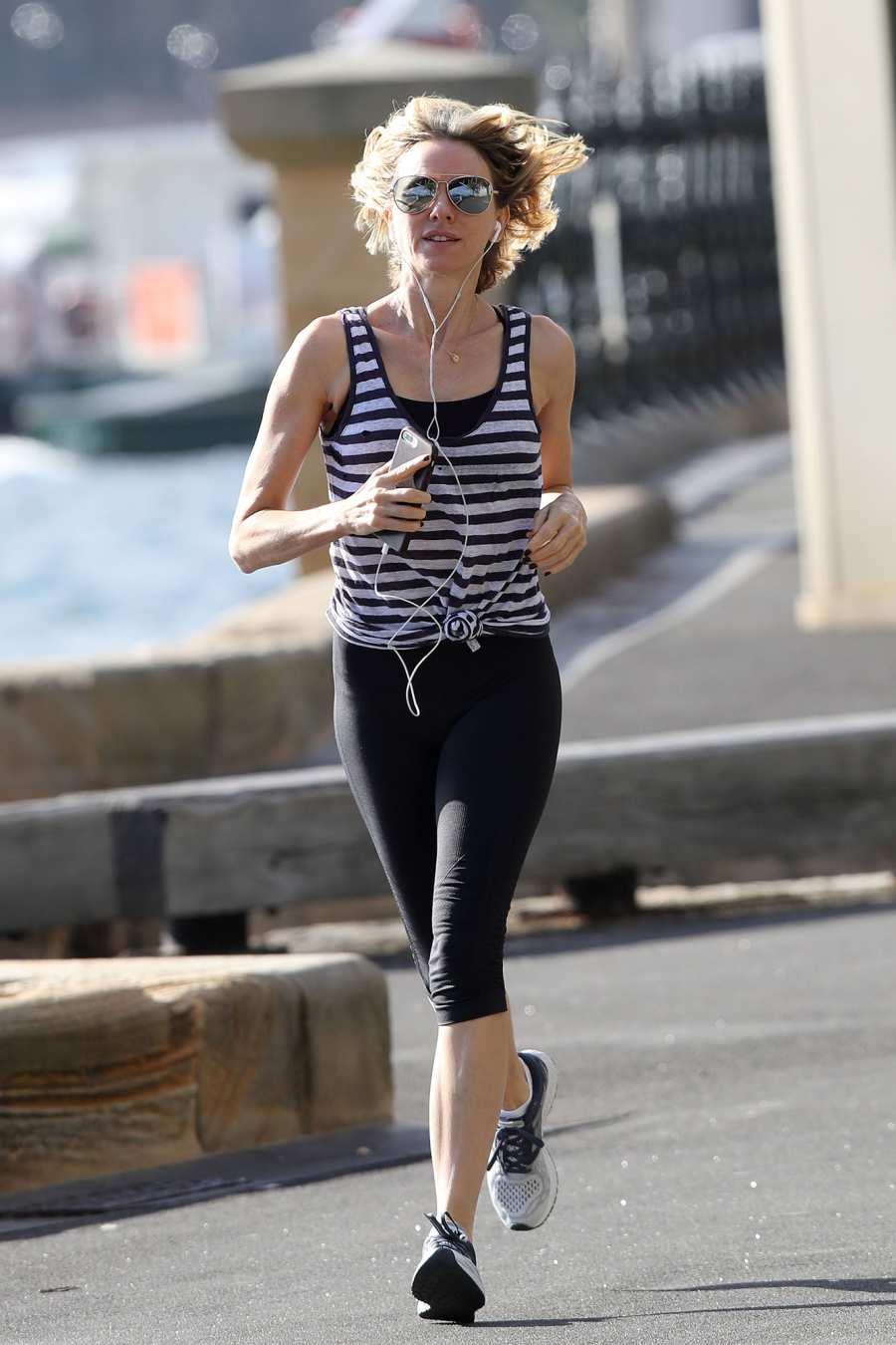 Naomi Watts jogging