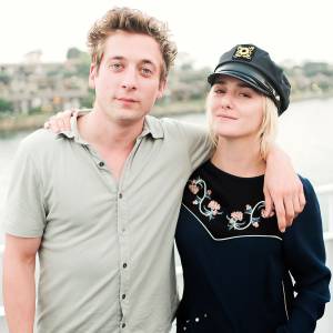 Shameless Jeremy Allen White Learns Parenting Skills From Wife
