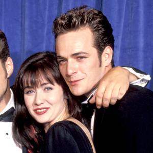 Shannen-Doherty-and-Luke-Perry-90210-reunion