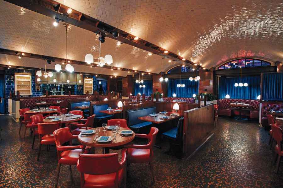 Buzzzz-o-Meter: AE Faux Sherpa Jackets, Sagely Naturals, and More That Hollywood Is Buzzing About This Week