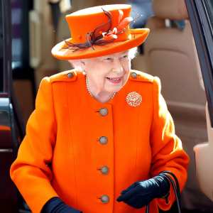 What Does Queen Elizabeth II Carry in Her Purse