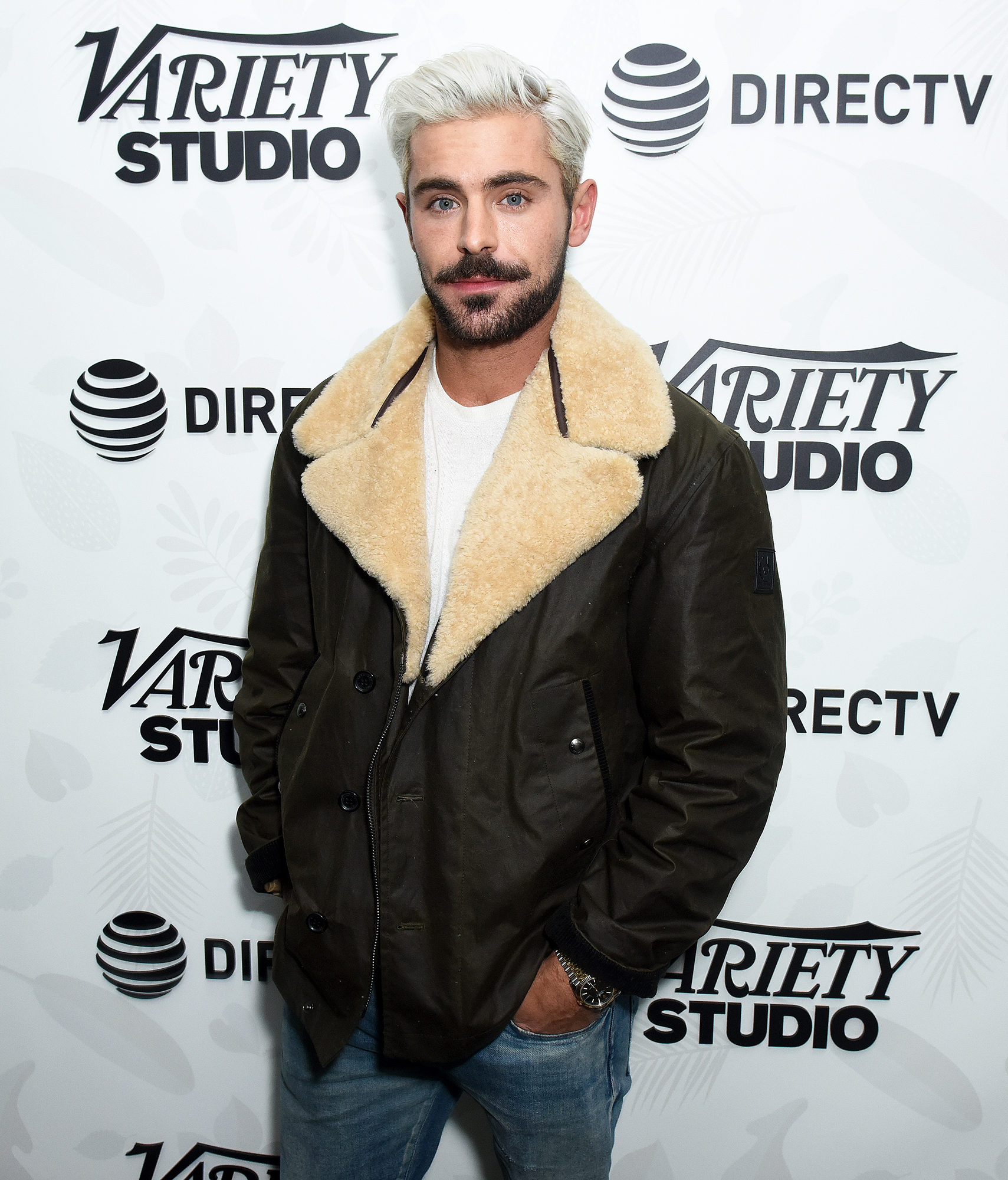 Zac Efron Dances Shirtless in -220 Degree Cryotherapy Chamber