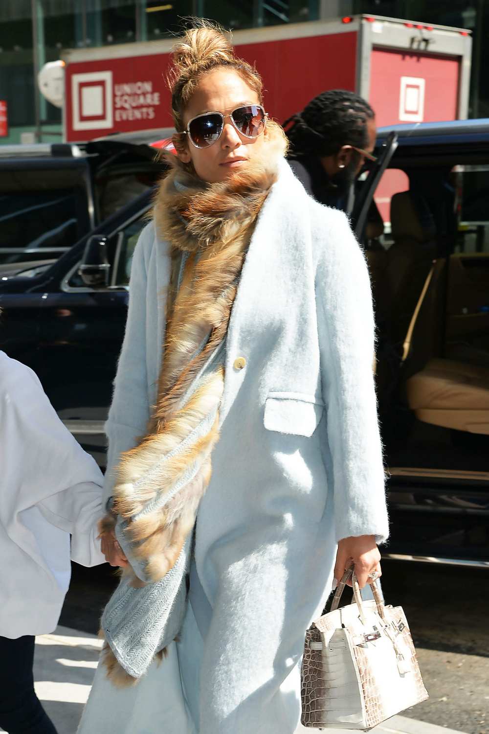 J. Lo Wore Over $100K In Clothes To Take Her Daughter Discount Shopping