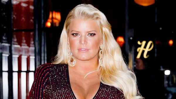 jessica-simpson-bare-baby-bump