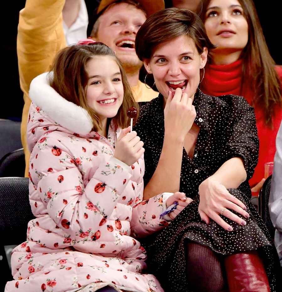 suri-cruise-katie-holmes-lollipop